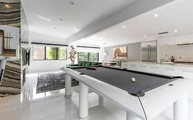 3M Hollywood Modern Oasis